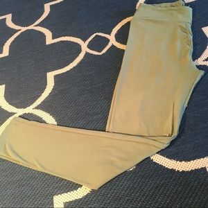 LuLaRoe OS legging olive green